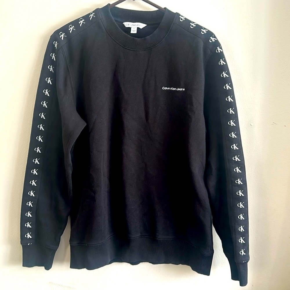 🌻3/$18 Calvin Klein Sweatshirt